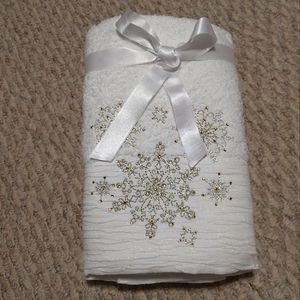 Snowflake Hand Towels